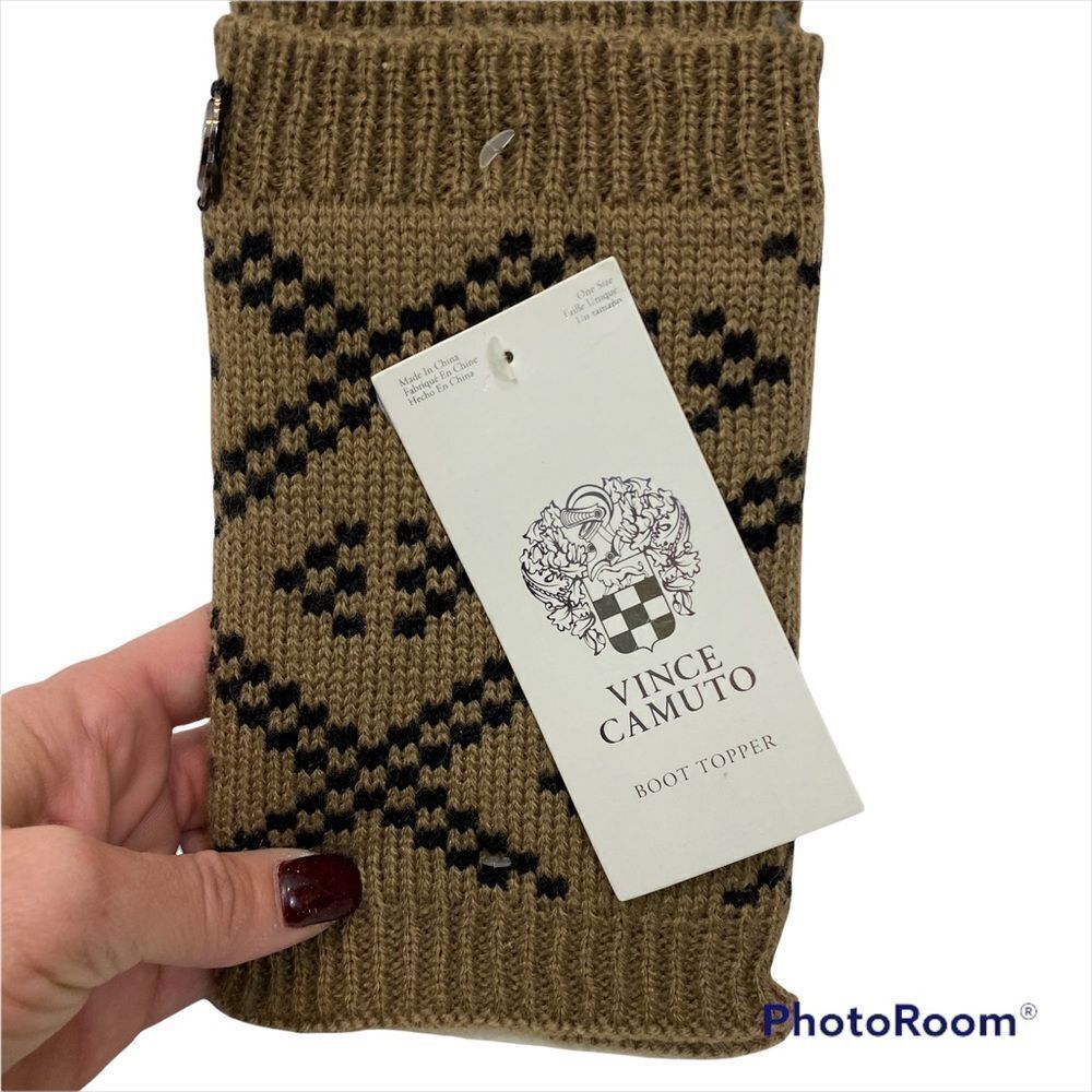 New With Tags Vince Camuto Tan‎ and Navy Blue Knit Boot Toppers